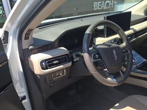 Used 2023 Lincoln Nautilus Reserve w/ Equipment Group 201A AWD/4WD image 14