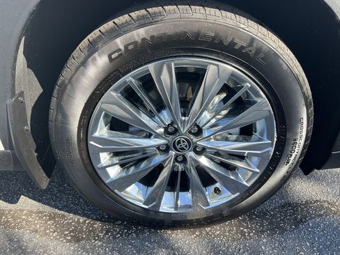 Used 2024 Toyota Grand Highlander AWD image 13