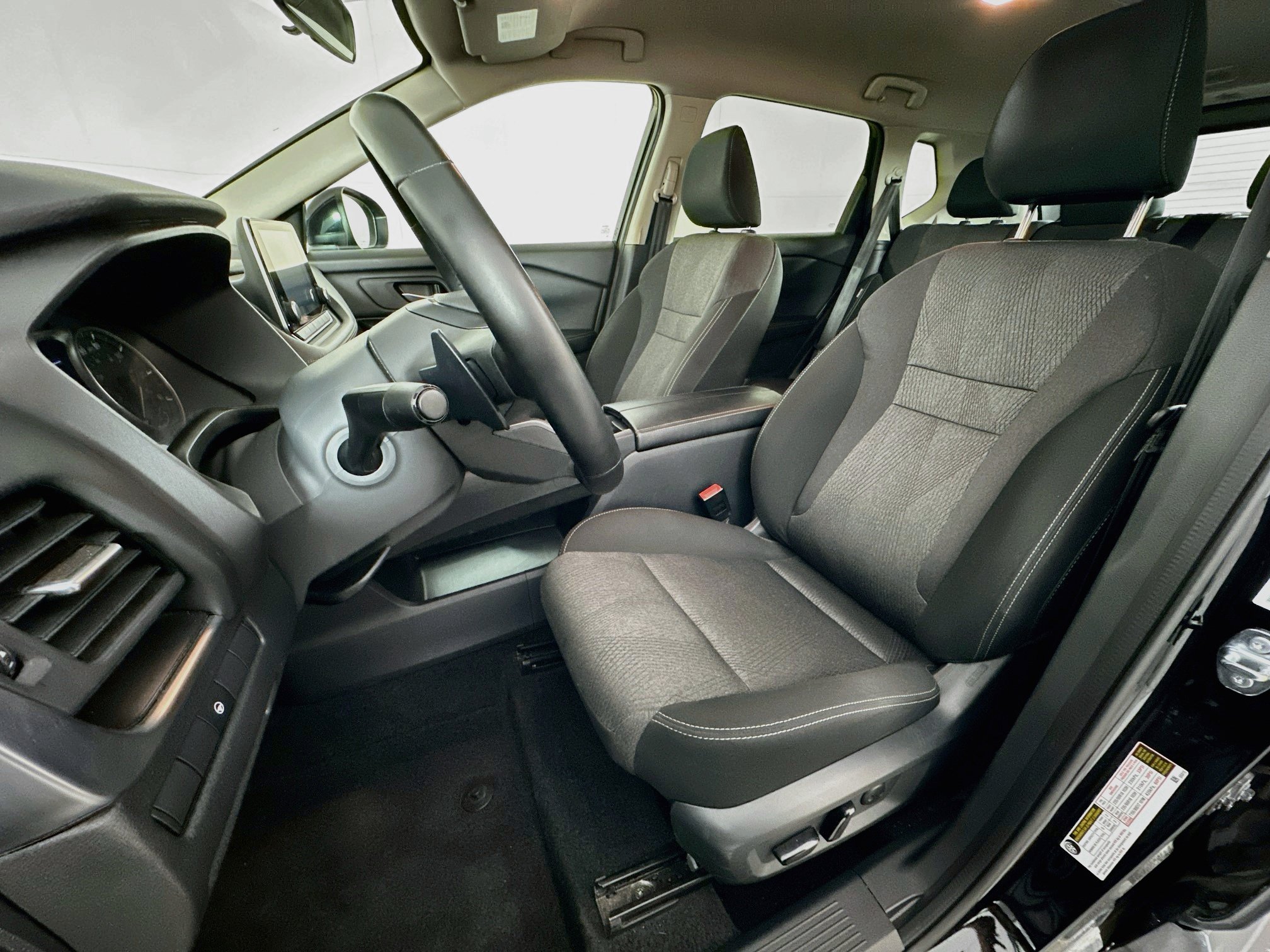 Used 2025 Nissan Rogue SV FWD image 13