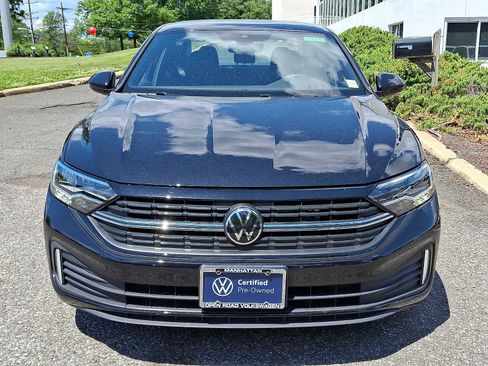 Used 2024 Volkswagen Jetta Sport FWD image 2