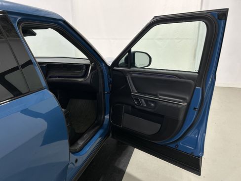 Used 2022 Rivian R1T Adventure image 18