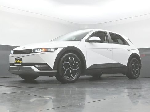 Used 2024 Hyundai Ioniq 5 SEL RWD image 50