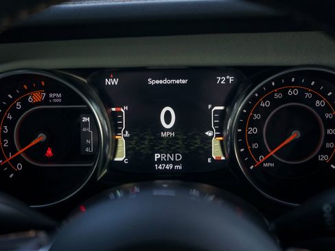 Used 2022 Jeep Wrangler Unlimited Sahara image 11