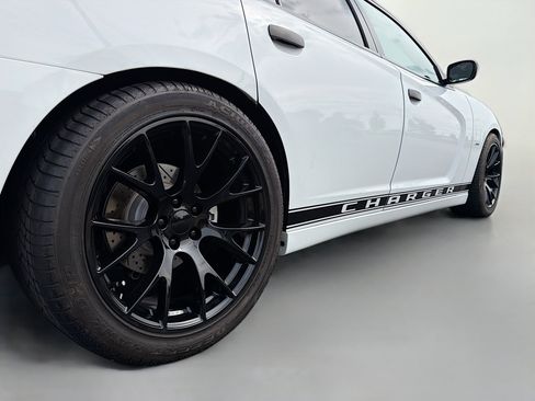 Used 2014 Dodge Charger R/T RWD image 14