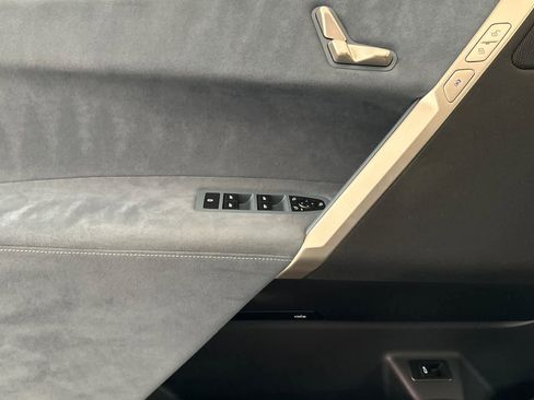 Used 2023 BMW iX xDrive50 w/ Sport Package image 12