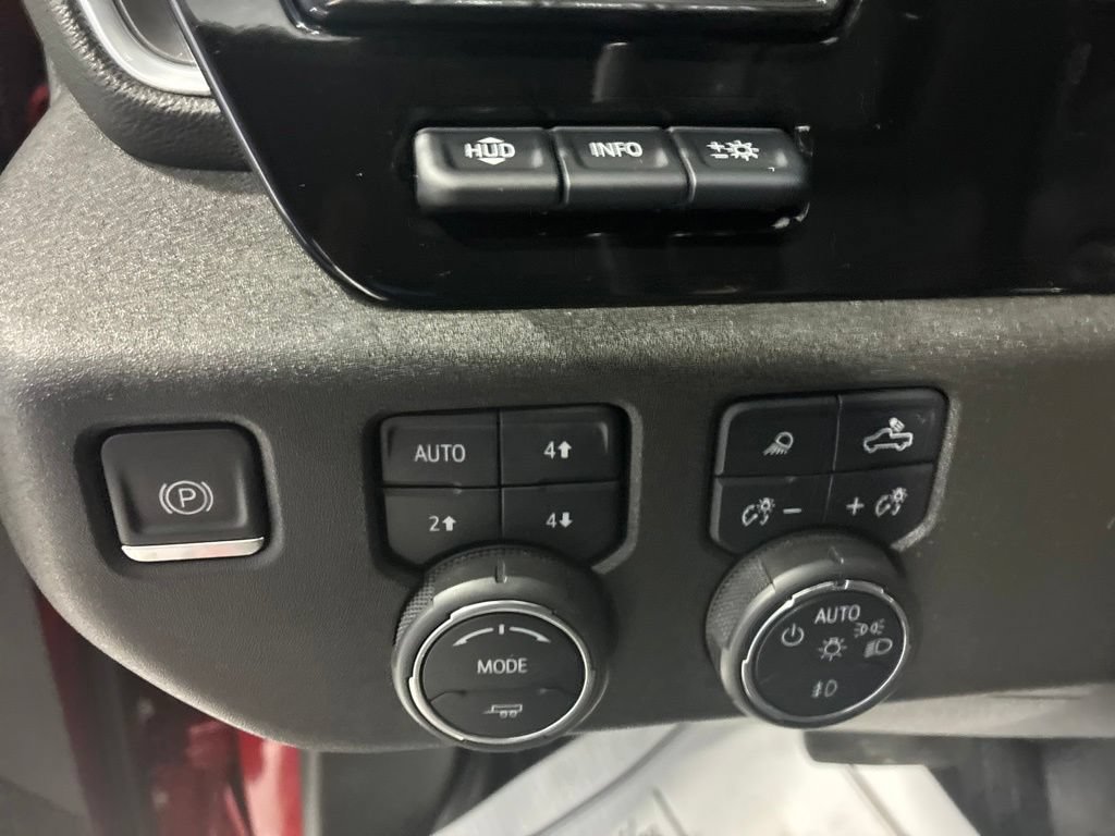 Used 2023 Chevrolet Silverado 1500 High Country w/ Technology Package AWD/4WD image 28