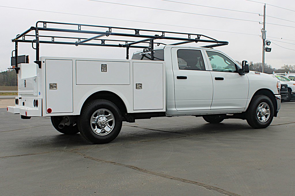 Used 2024 RAM 2500 Tradesman w/ Chrome Appearance Group RWD image 4