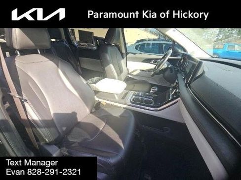 Used 2022 Kia Carnival SX image 5