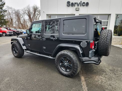 Used 2017 Jeep Wrangler Unlimited Sahara AWD/4WD image 13