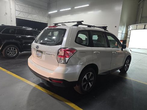 Used 2017 Subaru Forester 2.5i w/ Alloy Wheel Package AWD/4WD image 2