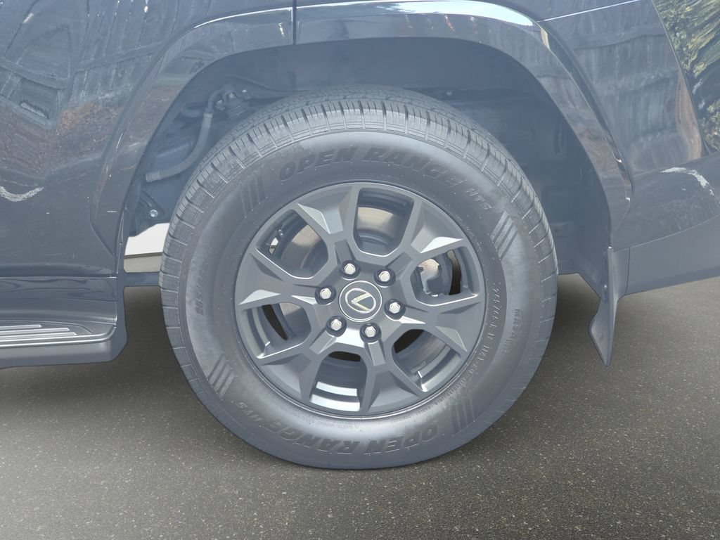 Certified 2024 Lexus LX 600 4WD w/ Appearance Package image 38
