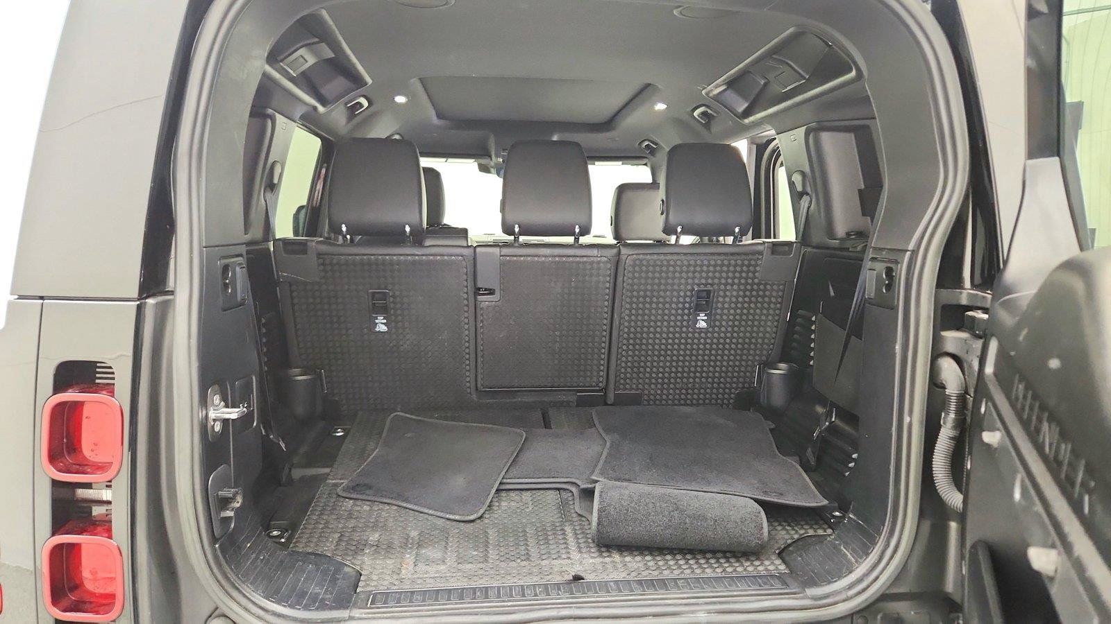Used 2023 Land Rover Defender 110 SE AWD/4WD image 36