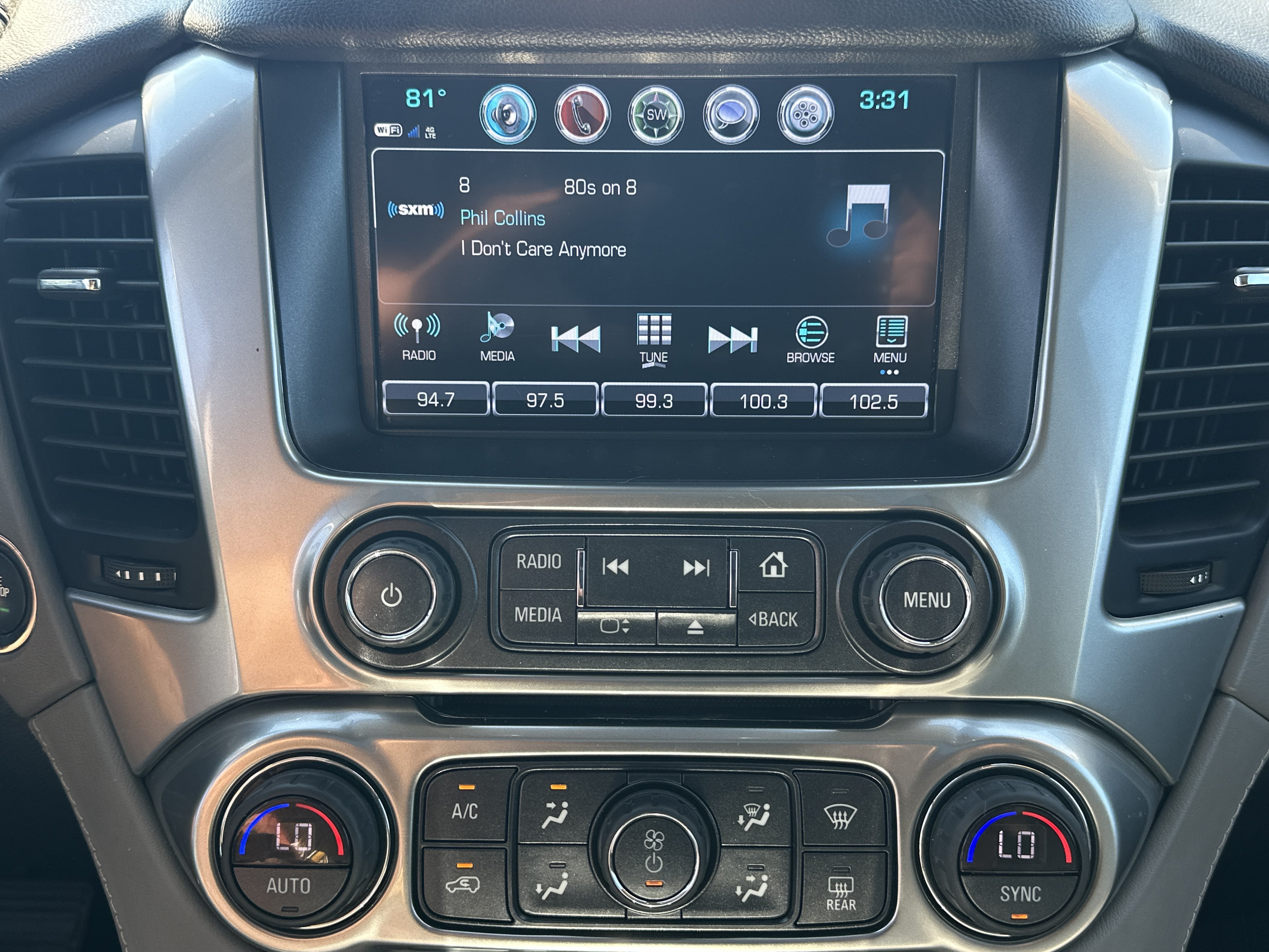 Used 2020 Chevrolet Suburban LT AWD/4WD image 29