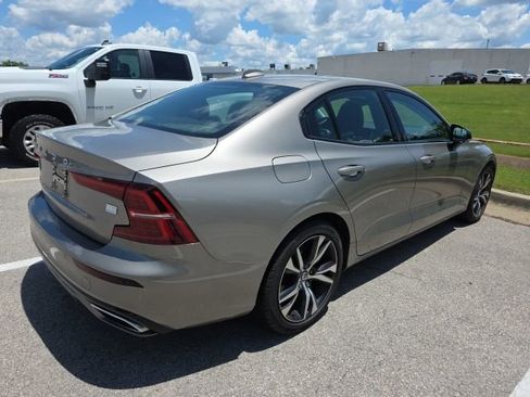 Used 2021 Volvo S60 T8 R-Design Expression AWD/4WD image 5