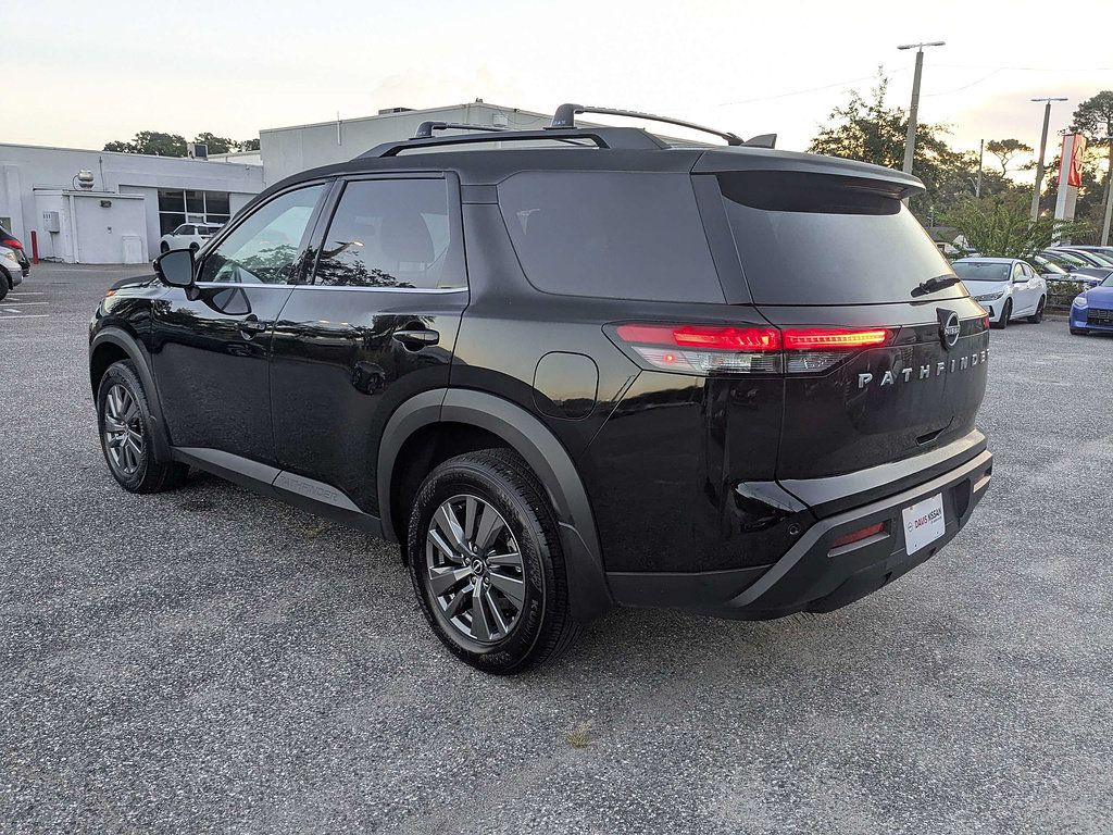 Used 2025 Nissan Pathfinder SV FWD image 7