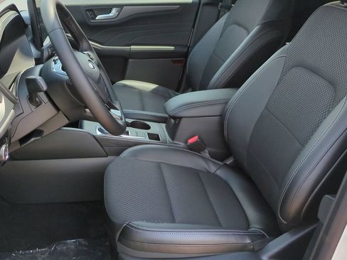 New 2025 Ford Escape SE FWD image 14