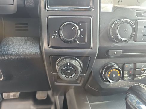 Used 2018 Ford F150 XLT w/ Equipment Group 302A Luxury AWD/4WD image 18