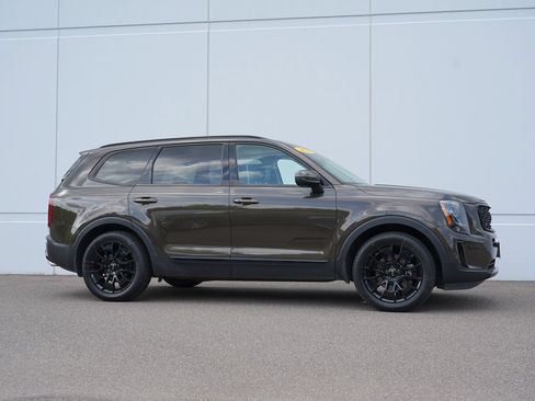 Used 2022 Kia Telluride EX w/ EX Premium Package AWD/4WD image 2