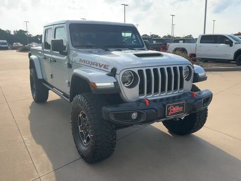 Used 2022 Jeep Gladiator Mojave w/ LED Lighting Group AWD/4WD image 3
