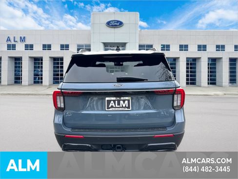 Used 2025 Ford Explorer ST-Line w/ Premium Package image 7