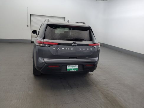 Used 2022 Nissan Pathfinder SV AWD/4WD image 6