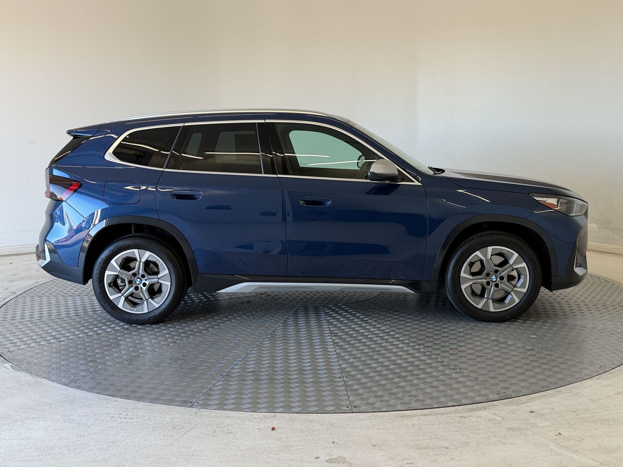 Certified 2023 BMW X1 xDrive28i w/ Premium Package AWD/4WD image 8
