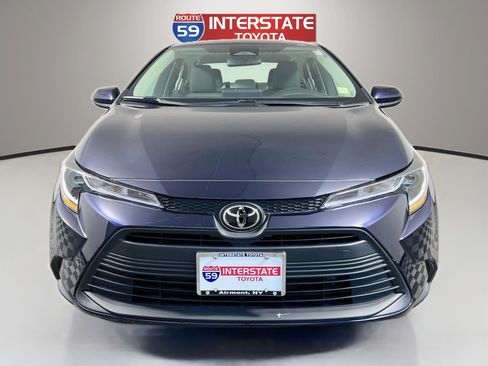 Used 2025 Toyota Corolla LE FWD image 2
