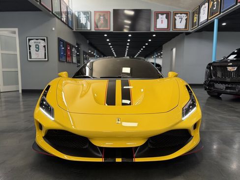 Used 2022 Ferrari F8 Tributo image 2