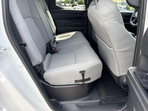 Used 2025 Toyota Tacoma SR5 AWD/4WD image 26