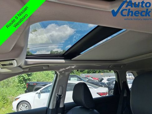 Used 2024 Nissan Rogue SL w/ SL Premium Package AWD/4WD image 13