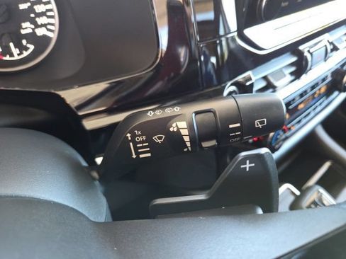 Used 2022 Nissan Pathfinder SL AWD/4WD image 64