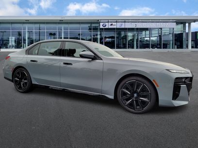 New 2025 BMW 760i xDrive