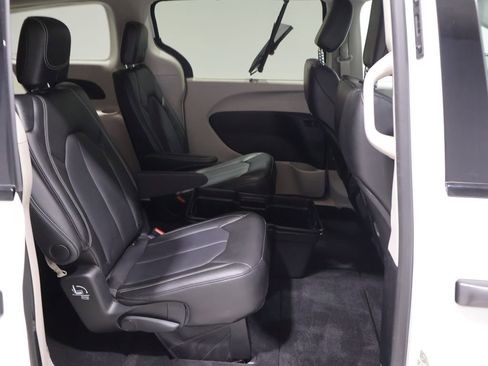 Used 2024 Chrysler Pacifica Touring-L w/ Road Tripper Package FWD image 19