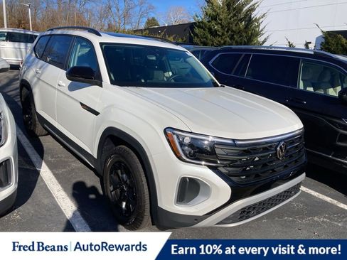 New 2026 Volkswagen Atlas Peak Edition image 1