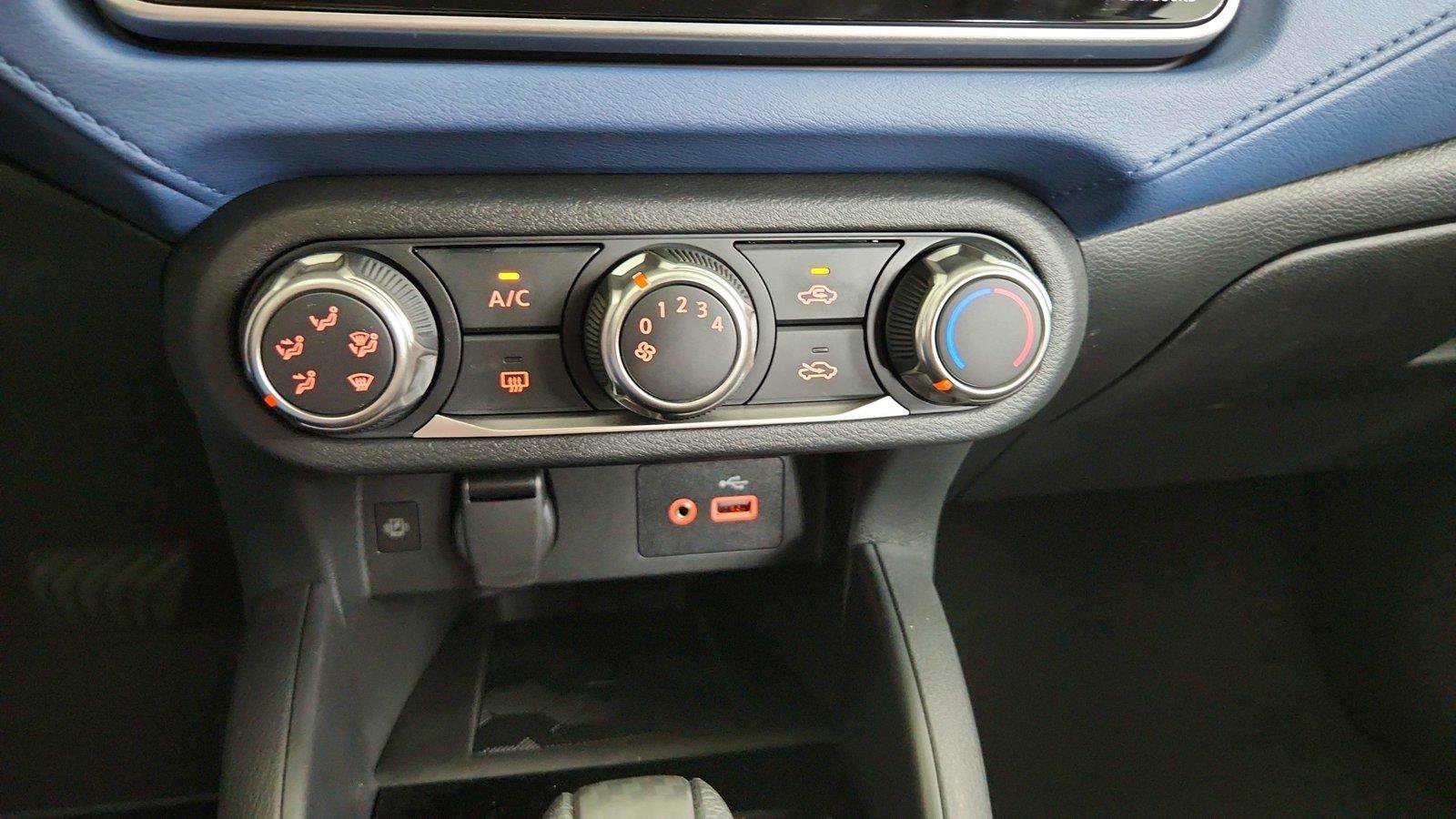 Used 2025 Nissan Versa SV w/ Trunk Package FWD image 30