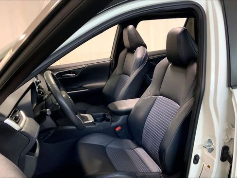 Used 2020 Toyota RAV4 XSE image 7
