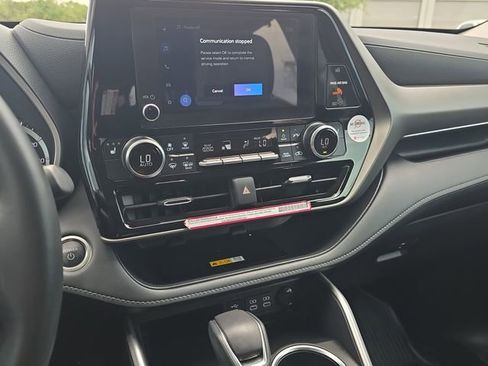 Certified 2024 Toyota Highlander XLE image 21