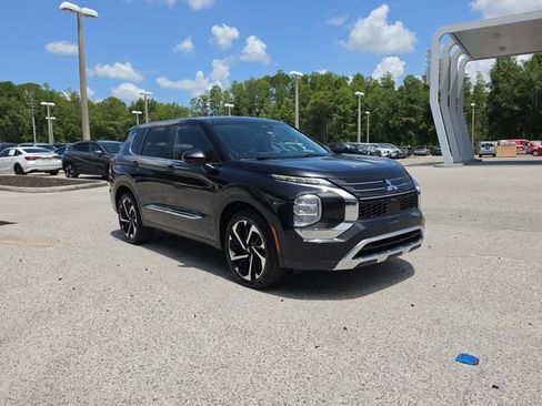 Used 2022 Mitsubishi Outlander ES FWD image 2