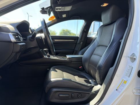 Used 2018 Honda Accord Sport image 16