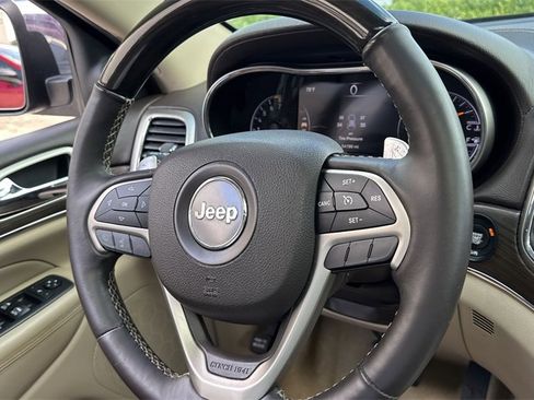 Used 2017 Jeep Grand Cherokee Overland image 56