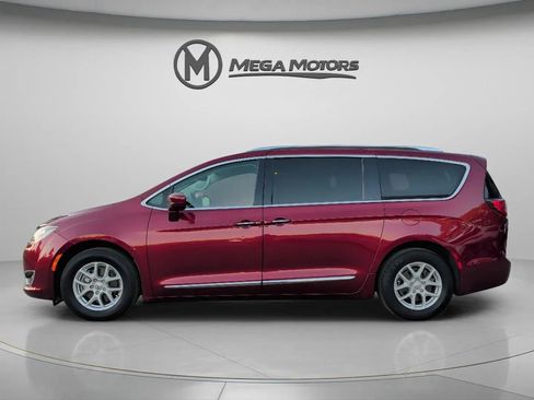 Used 2020 Chrysler Pacifica Touring-L image 3