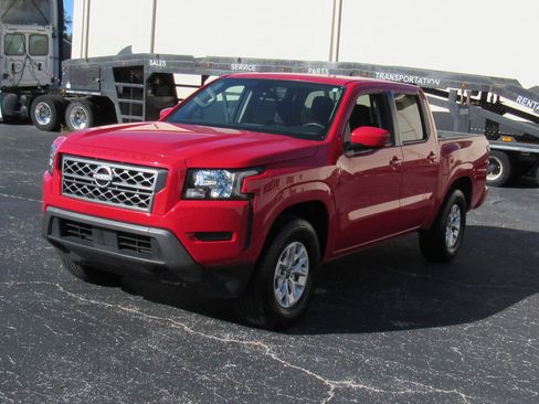 Used 2024 Nissan Frontier SV image 5
