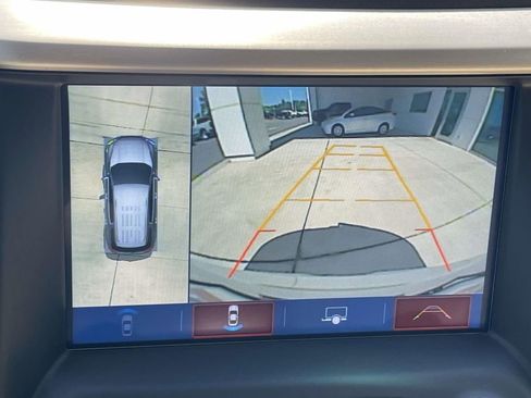 Used 2019 GMC Acadia Denali w/ Technology Package AWD/4WD image 26