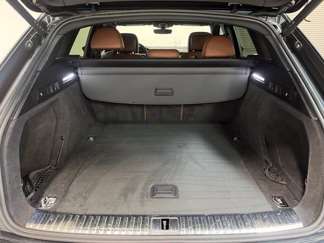 Used 2021 Audi e-tron Premium w/ Convenience Plus Package AWD/4WD image 14