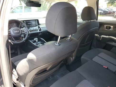 Used 2022 Kia Sorento LX image 12