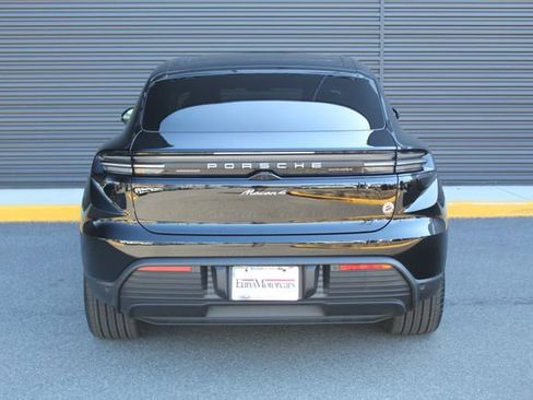 New 2026 Porsche Macan 4 Electric image 7