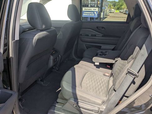 Used 2025 Nissan Pathfinder SV FWD image 15