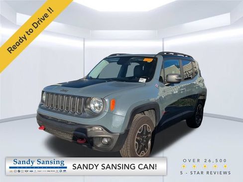 Used 2017 Jeep Renegade Trailhawk w/ Premium Trailhawk Package AWD/4WD image 1
