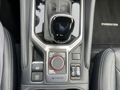 Used 2023 Subaru Forester Limited image 6