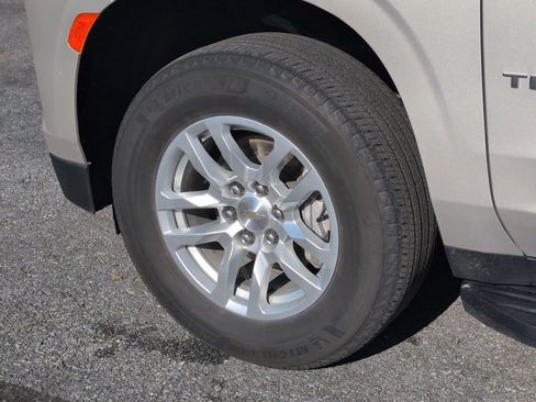 Used 2024 Chevrolet Tahoe LT RWD image 11